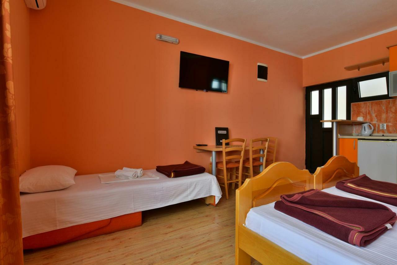 Apartments Srzentic Petrovac na moru Exterior foto