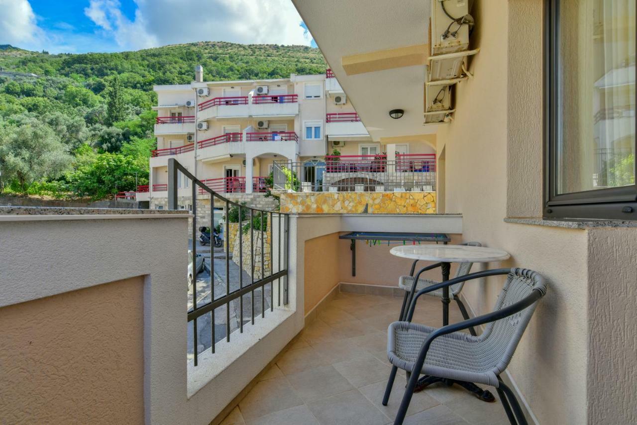 Apartments Srzentic Petrovac na moru Exterior foto