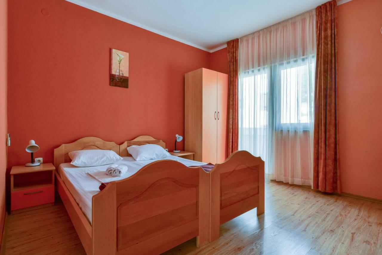 Apartments Srzentic Petrovac na moru Exterior foto
