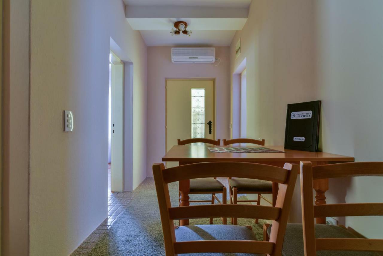 Apartments Srzentic Petrovac na moru Exterior foto